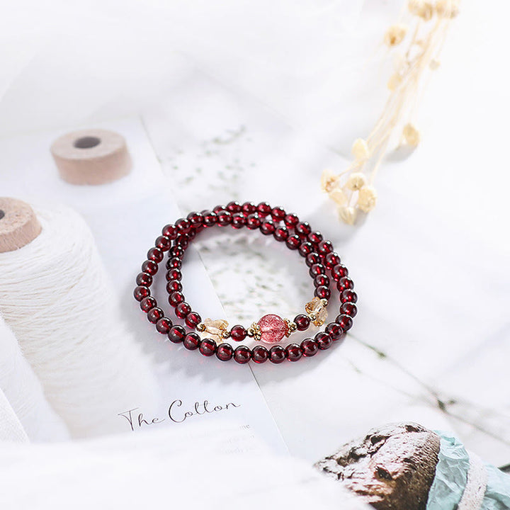 Bracelet double tour de protection en quartz fraise et grenat naturel plaqué or 14 carats de Buddha Stones