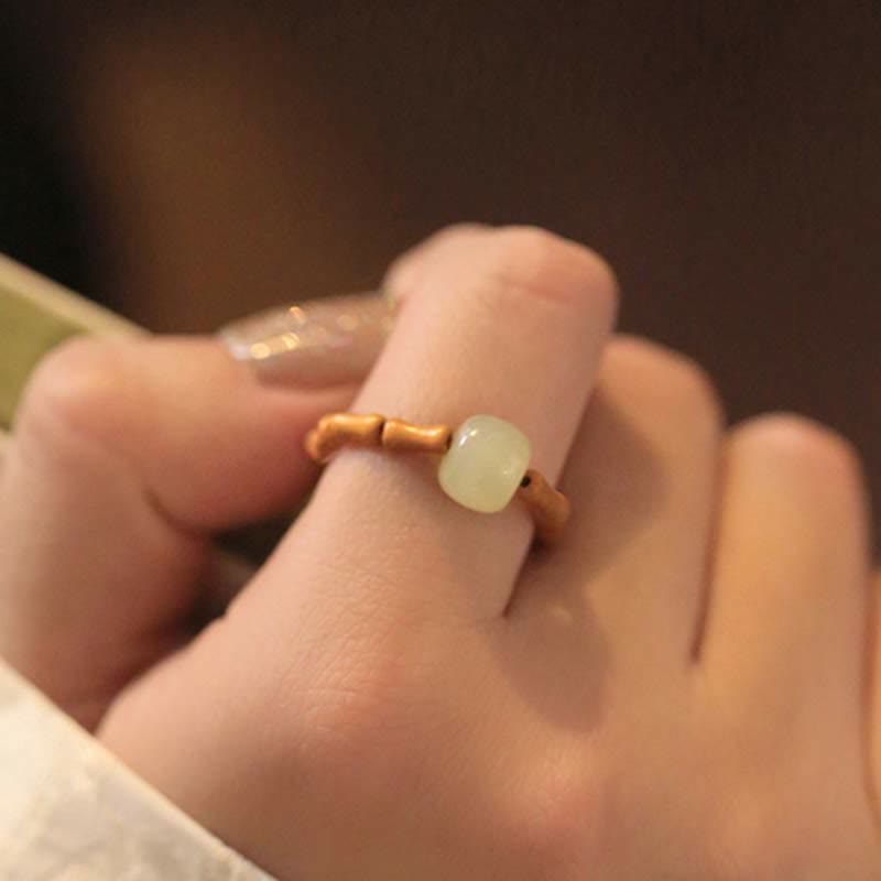 Bague porte-bonheur en bambou et perles de jade Hetian