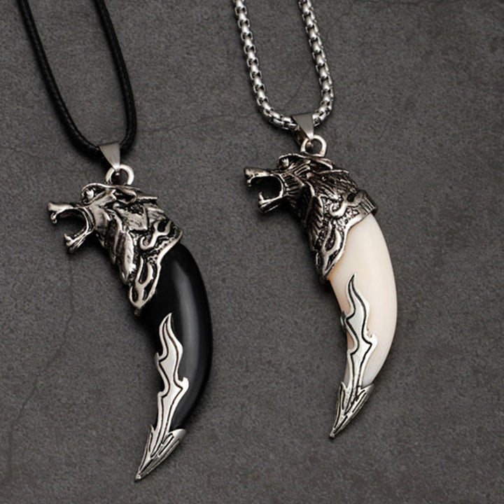 Collier pendentif d'équilibre en acier titane imitation dent de loup en Buddha Stones