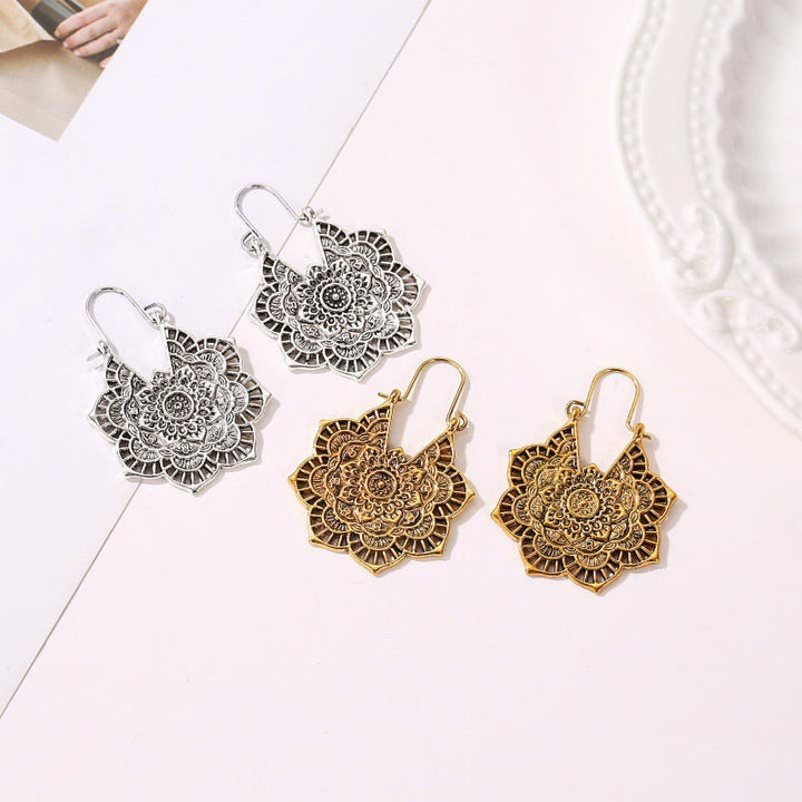 Boucles d'oreilles pendantes en cuivre avec gravure de lotus tibétain et Buddha Stones - image 8