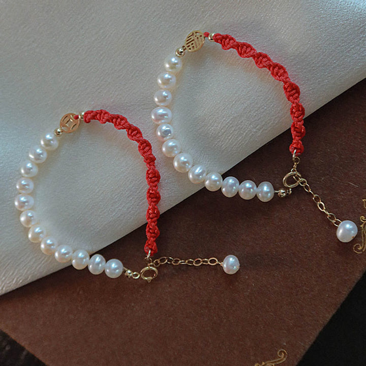 Bracelet tressé en fil rouge avec perles de protection et de chance plaquées or 14 carats