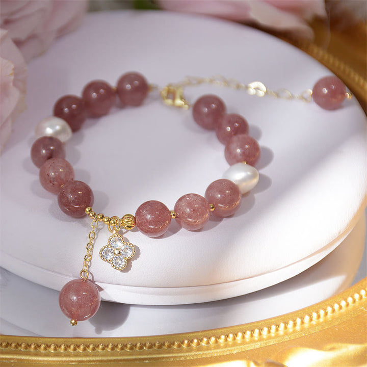 Bracelet d'amour en perles de quartz fraise naturelles et trèfle à quatre feuilles Buddha Stones