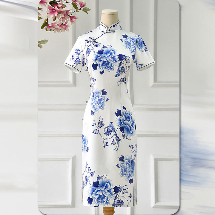 Robe Qipao pour femme en porcelaine bleue et blanche avec motif de fleurs de pivoine et pierres de Buddha Stones - image 14