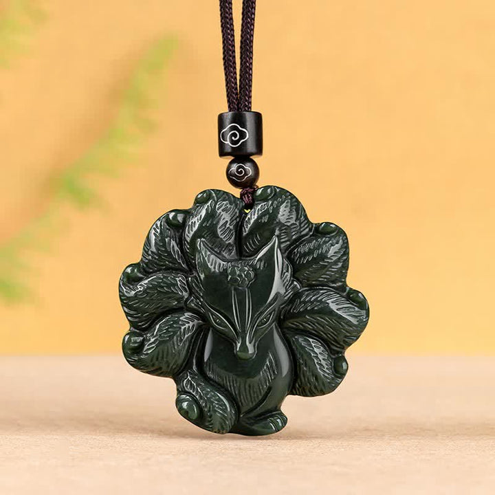 Collier pendentif porte-bonheur en jade cyan Hetian à neuf queues