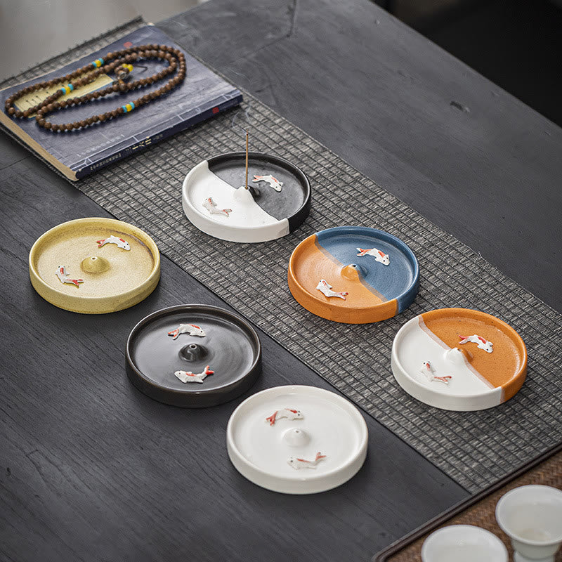 Brûleur d'encens en céramique à motif de poisson Koi en Buddha Stones Décoration de guérison spirituelle