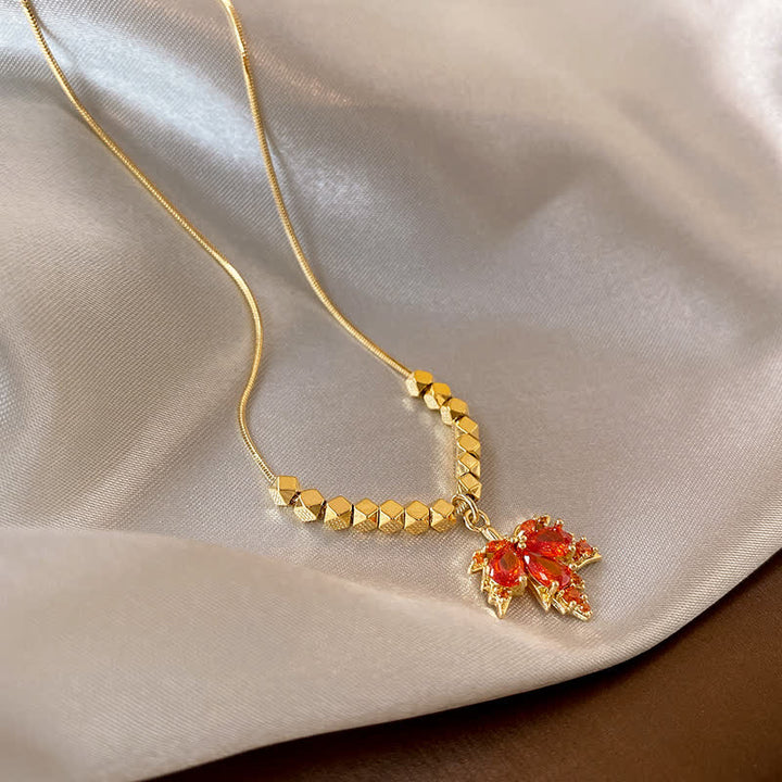 Collier pendentif bague boucles d'oreilles porte-bonheur en zircon et feuille d'érable en Buddha Stones