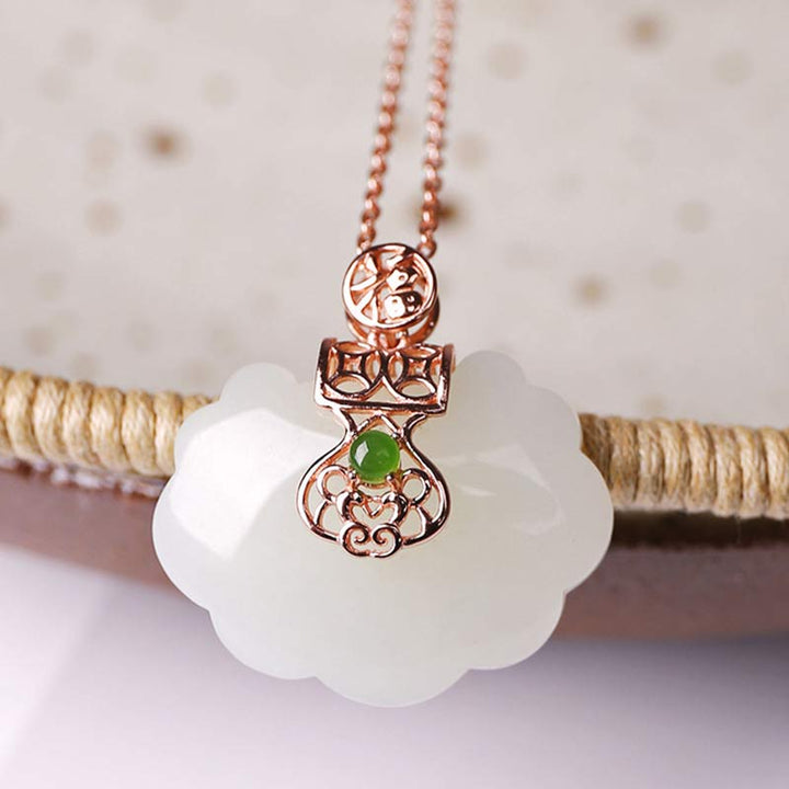 Collier avec pendentif en argent sterling 925 et jade blanc