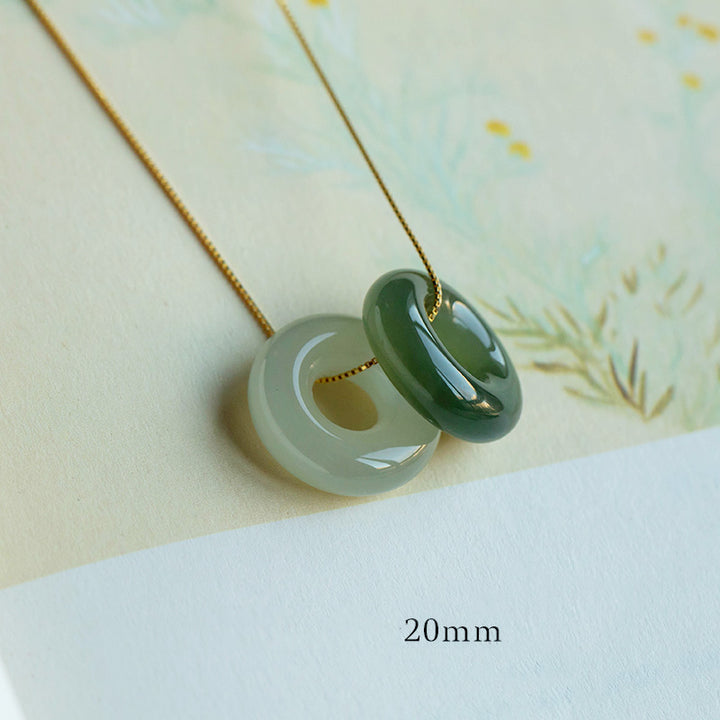 Collier pendentif en jade rond naturel Buddha Stones et boucle de paix, porte-bonheur et abondance