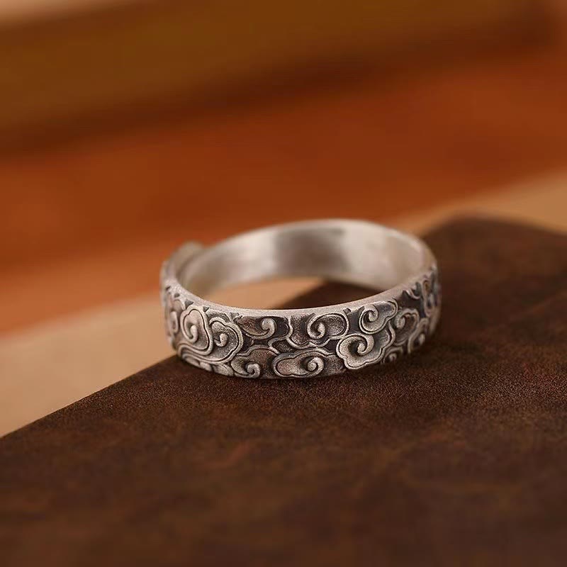 Bague porte-bonheur vintage avec Buddha Stones et motif de nuages propices