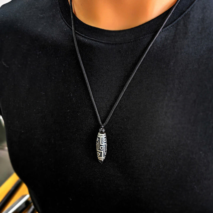 Collier pendentif en cuivre avec perles dzi à neuf yeux en Buddha Stones du Tibet, nuages de bon augure et de richesse