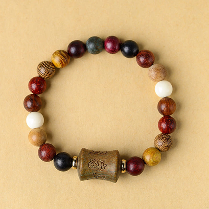 Bracelet de protection Om Mani Padme Hum en bois de santal multicolore du Tibet