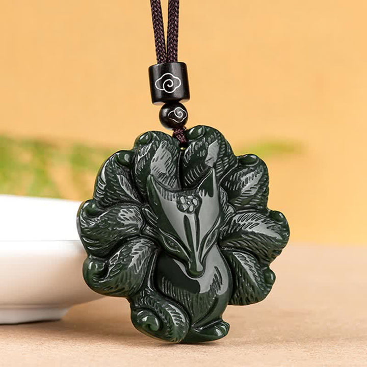 Collier pendentif porte-bonheur en jade cyan Hetian à neuf queues