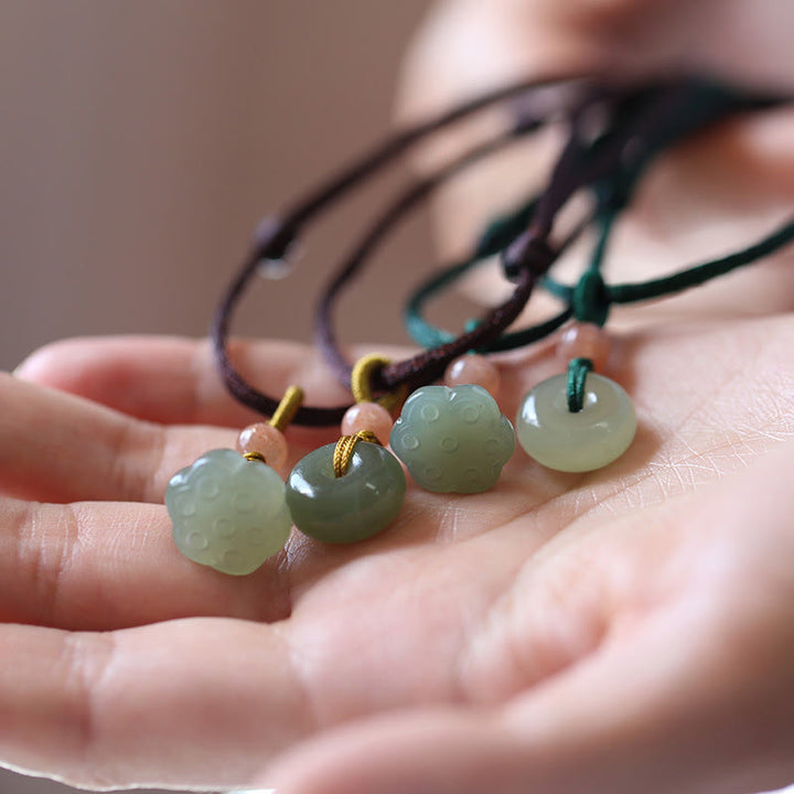 Collier avec pendentif en jade rond naturel et Buddha Stones, boucle de paix, lotus d'abondance - image 1