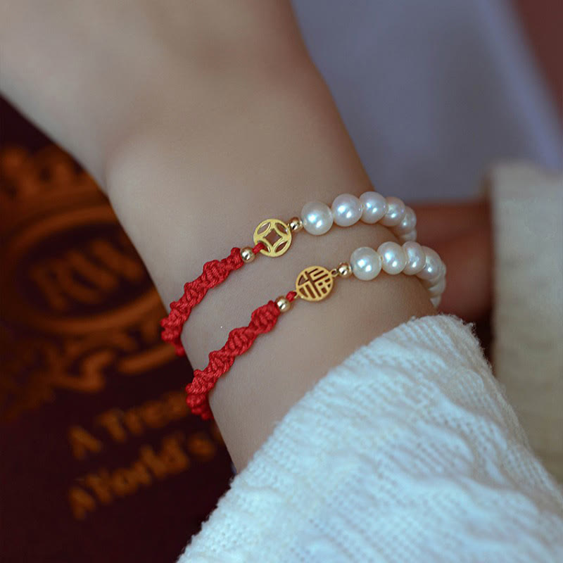 Bracelet tressé en fil rouge avec perles de protection et de chance plaquées or 14 carats