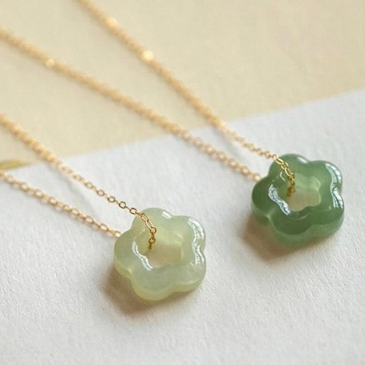 Collier pendentif porte-bonheur en jade cyan Hetian délicat avec Buddha Stones