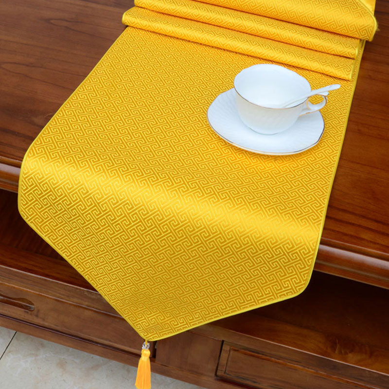 Chemin de table Jacquard à pompons avec motif de dragon Vajra et de fleurs d'autel de prière, symboles de bon augure tibétains