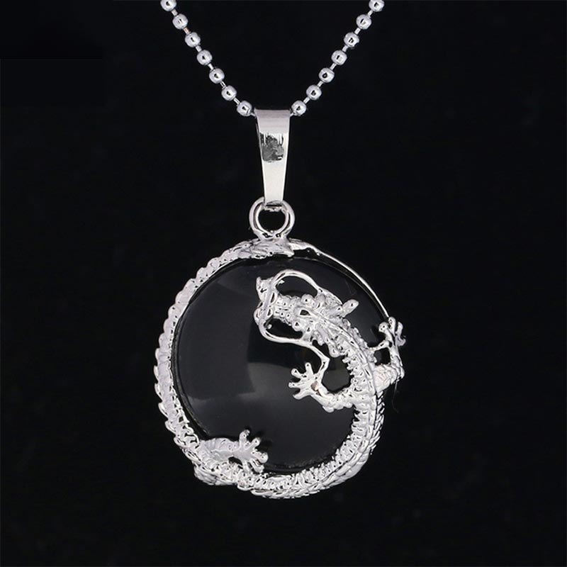 Collier pendentif en cristal de quartz naturel avec énergie de guérison et dragon chinois en Buddha Stones