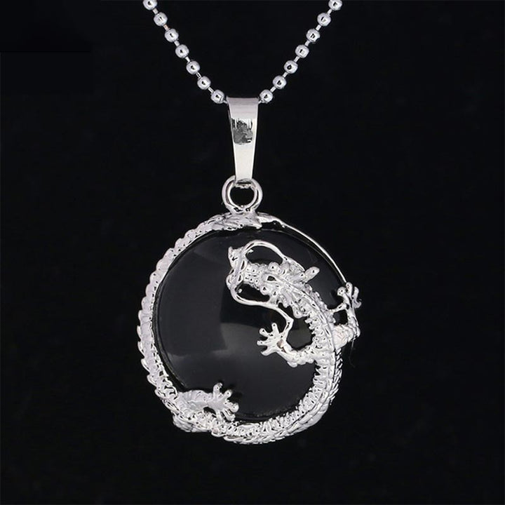 Collier pendentif en cristal de quartz naturel avec énergie de guérison et dragon chinois en Buddha Stones