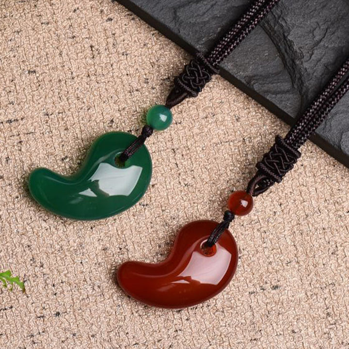 Collier de confiance et de calme en agate rouge et agate verte à motif de lune - image 1