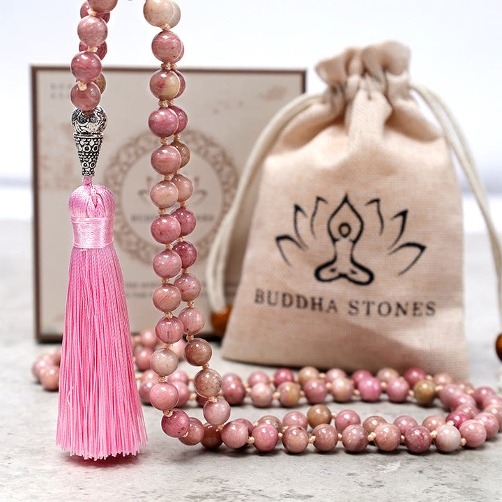Bracelet de prière de méditation et de yoga en perles de rhodonite de 108 Mala Buddha Stones