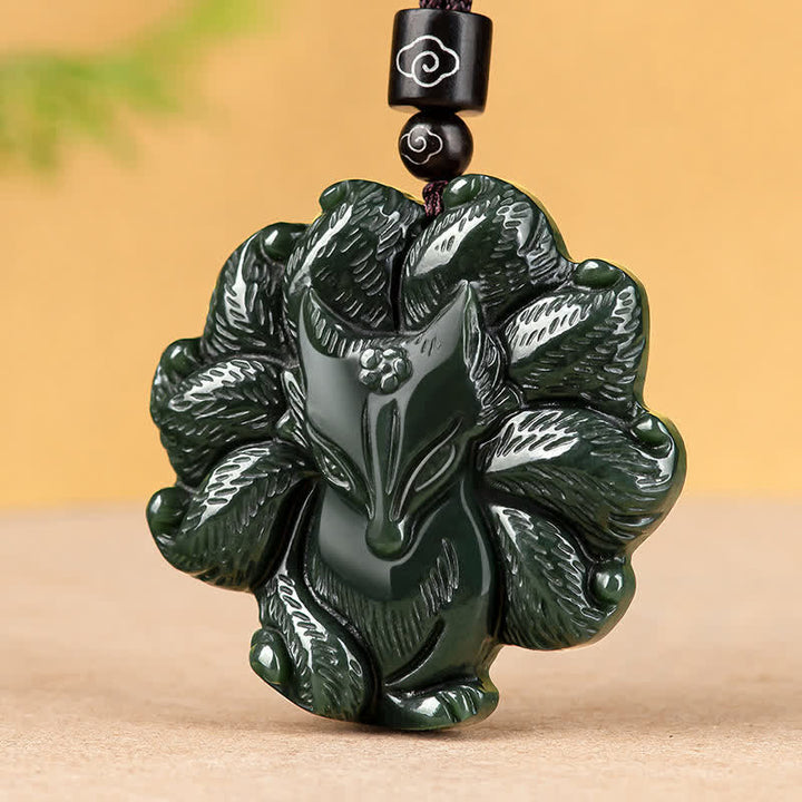 Collier pendentif porte-bonheur en jade cyan Hetian à neuf queues