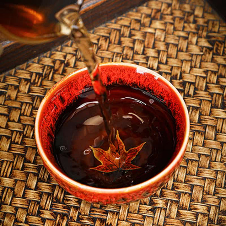 Tasse à thé en céramique colorée avec Buddha Stones et feuille d'érable