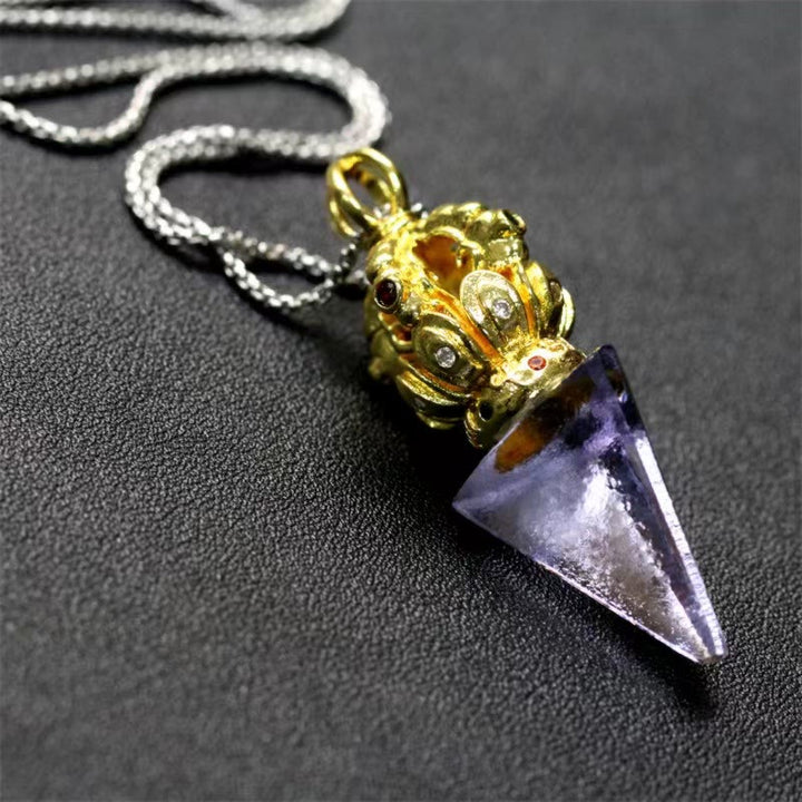 Collier pendentif en cristal de force Lotus Liuli à 4 griffes avec Buddha Stones tibétaines Dorje Vajra