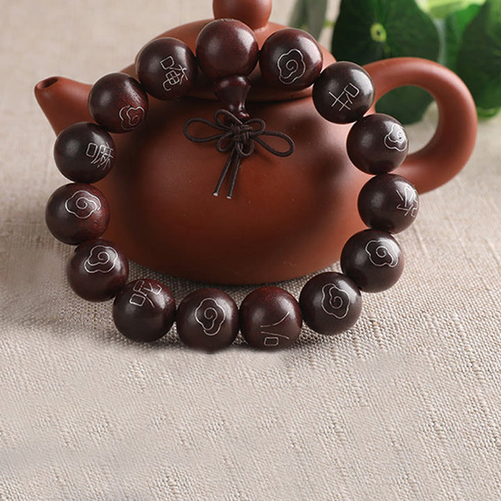 Bracelet de protection en argent sterling 925 avec petites feuilles incrustées de Buddha Stones en bois de santal rouge Om Mani Padme Hum et nuages de bon augure