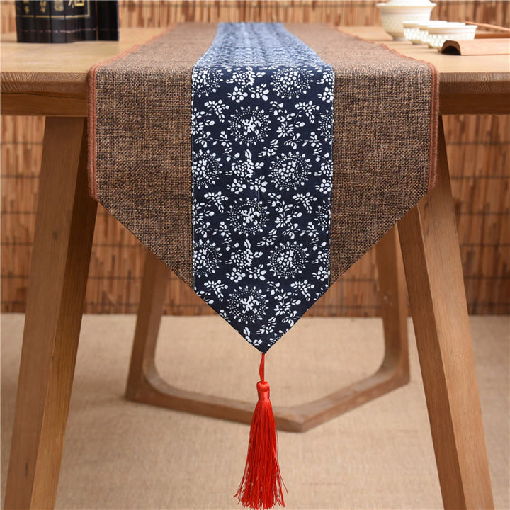 Chemin de table en coton et lin avec pompons, Buddha Stones, style chinois classique, lotus, poisson koï, fleur, grue, calligraphie, illumination - Fleur brune bleu foncé - 30 x 180 cm - image 24