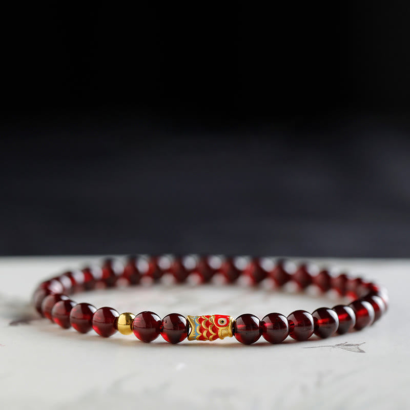 Bracelet de protection en grenat naturel avec poisson koï en or 999 de Buddha Stones - image 2