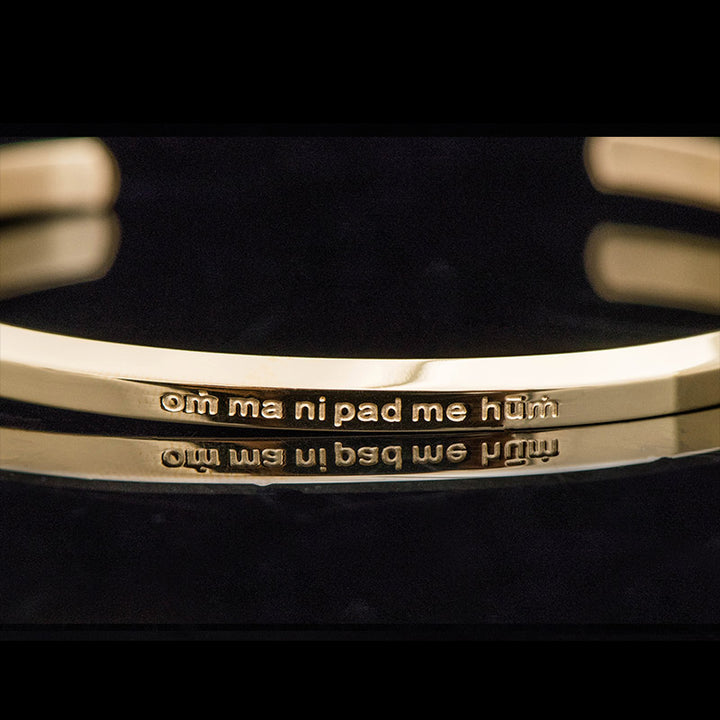 Bracelet de protection et de bénédiction en acier titane gravé avec six mots vrais de Buddha Stones