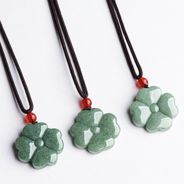 Collier pendentif trèfle à quatre feuilles en jade naturel porte - bonheur et prospérité