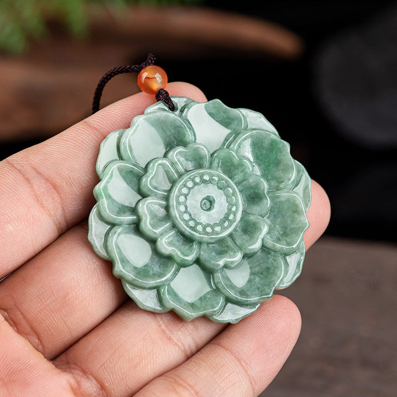 Collier pendentif en jade à motif de lotus Buddha Stones et porte-bonheur