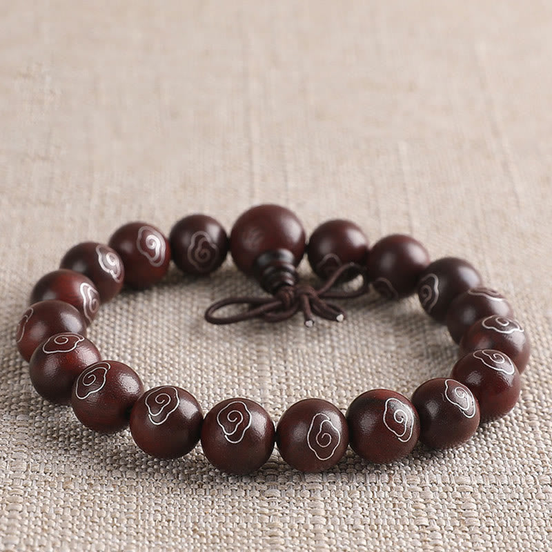 Bracelet de protection en argent sterling 925 avec petites feuilles incrustées de Buddha Stones en bois de santal rouge Om Mani Padme Hum et nuages de bon augure
