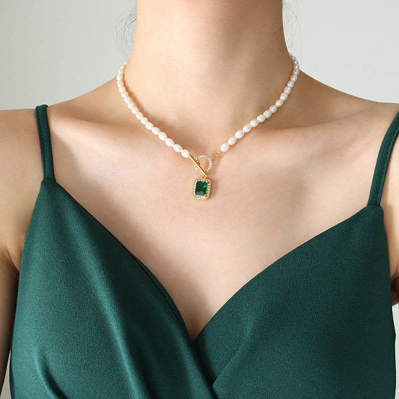 Collier pendentif en perles de zircon et breloque de richesse