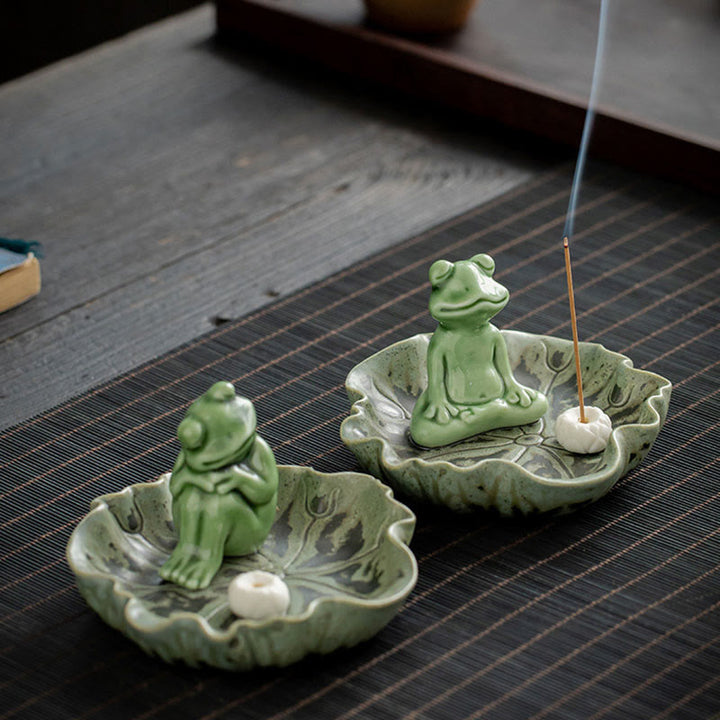 Brûleur d'encens en céramique avec motif de grenouille et de méditation en forme de Buddha Stones