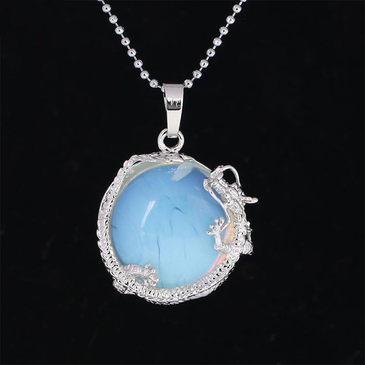 Collier pendentif en cristal de quartz naturel avec énergie de guérison et dragon chinois en Buddha Stones