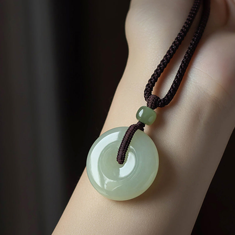 Collier pendentif en jade rond naturel Buddha Stones, boucle de paix, chance, prospérité