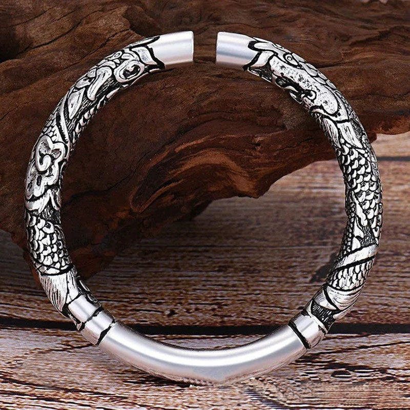 Bracelet ajustable de protection de la chance avec des nuages de bon augure et un dragon