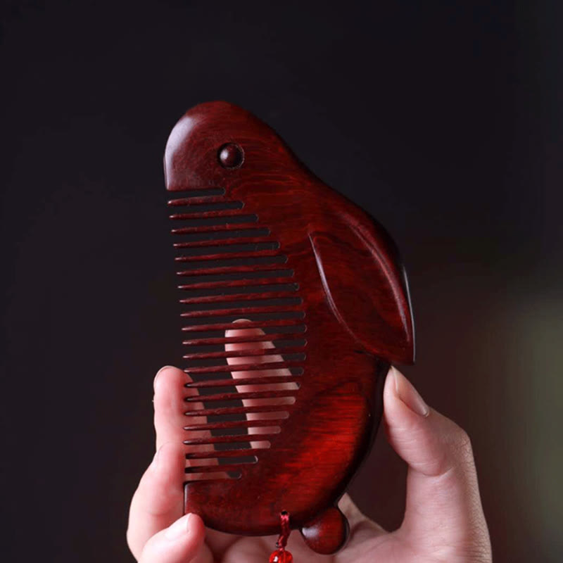 Peigne apaisant en forme de lapin mignon en bois de santal rouge à petites feuilles avec boîte cadeau