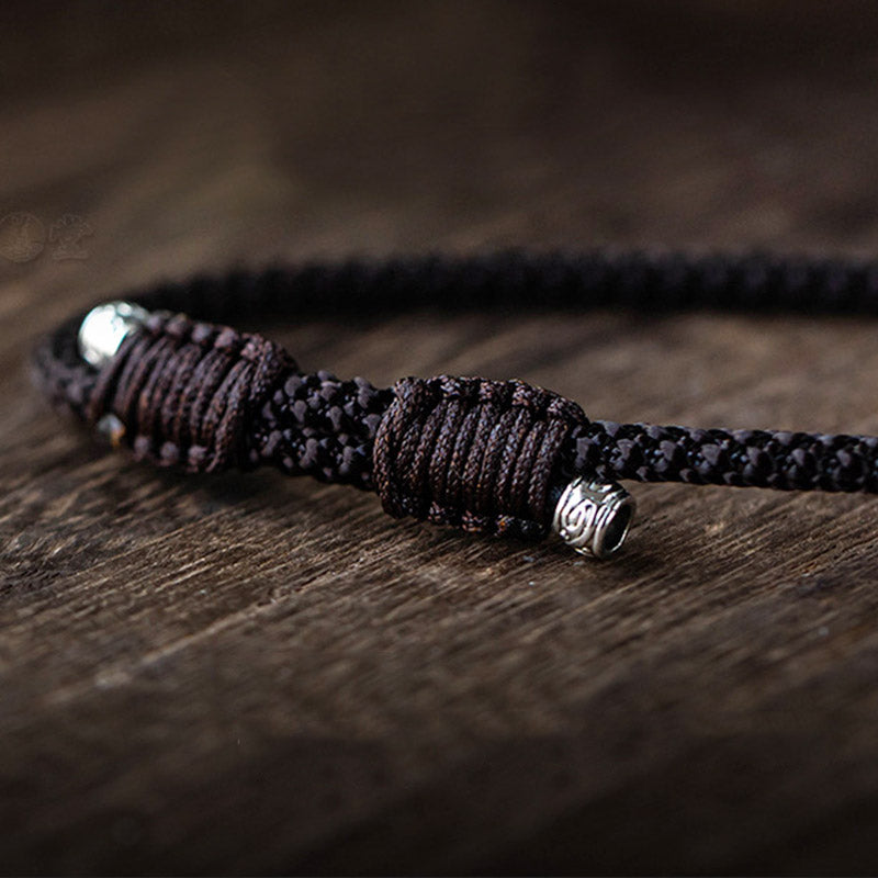 Collier pendentif porte-bonheur en jade gris rond naturel Buddha Stones