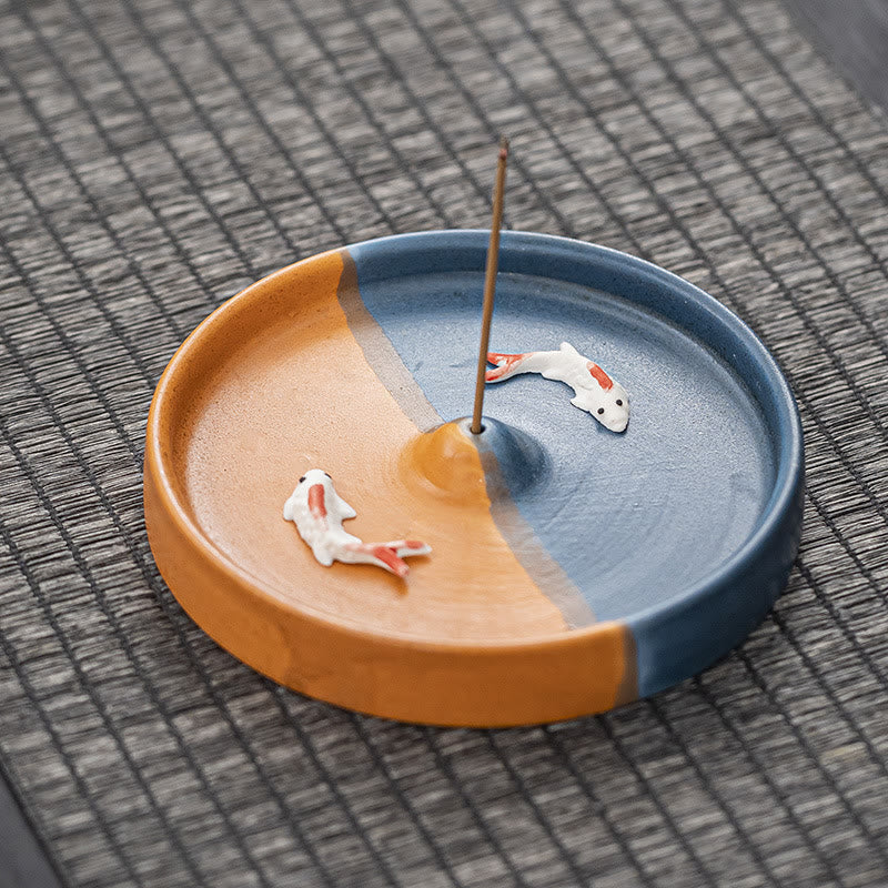 Brûleur d'encens en céramique à motif de poisson Koi en Buddha Stones Décoration de guérison spirituelle