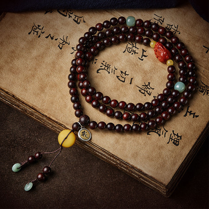 Buddha Stones Zodiaque chinois Bouddha natal 108 perles Mala Petite feuille Bois de santal rouge Agate rouge Bracelet de protection PiXiu