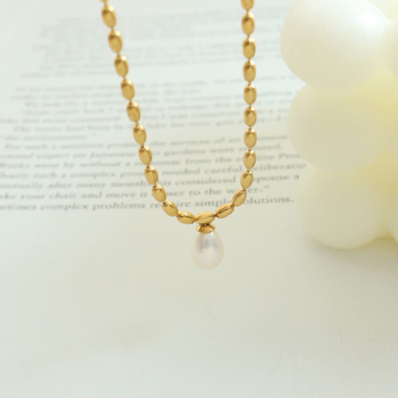 Collier avec pendentif en perles de paix