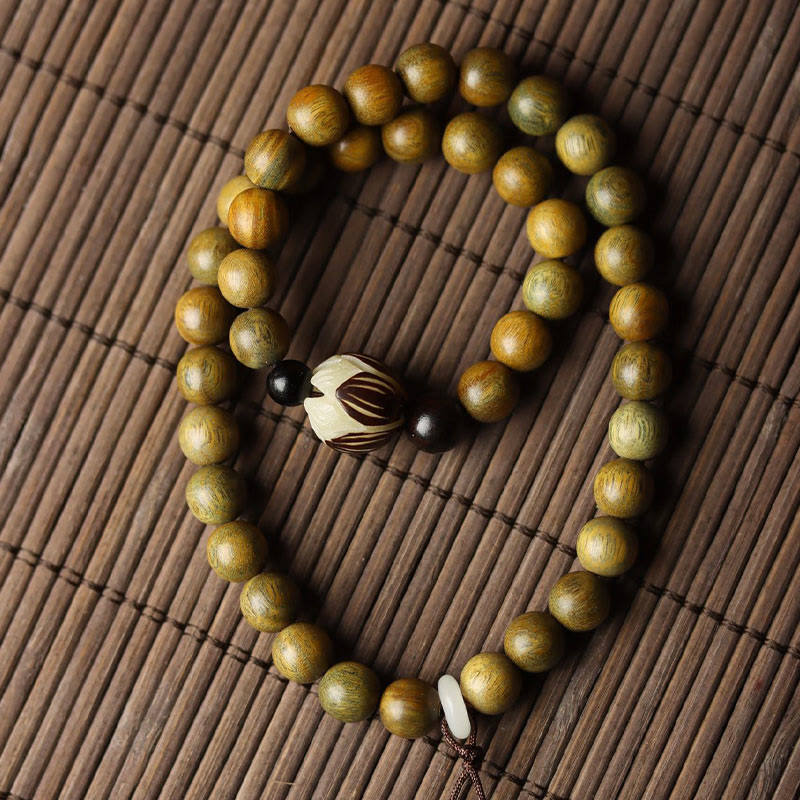 Bracelet double tour apaisant en bois de santal vert et graines de lotus Buddha Stones