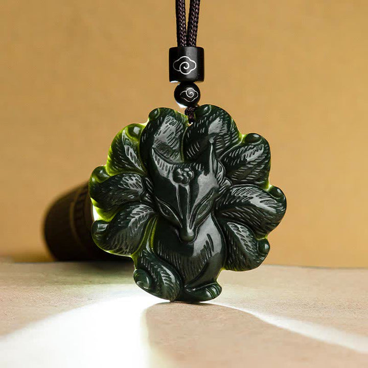 Collier pendentif porte-bonheur en jade cyan Hetian à neuf queues