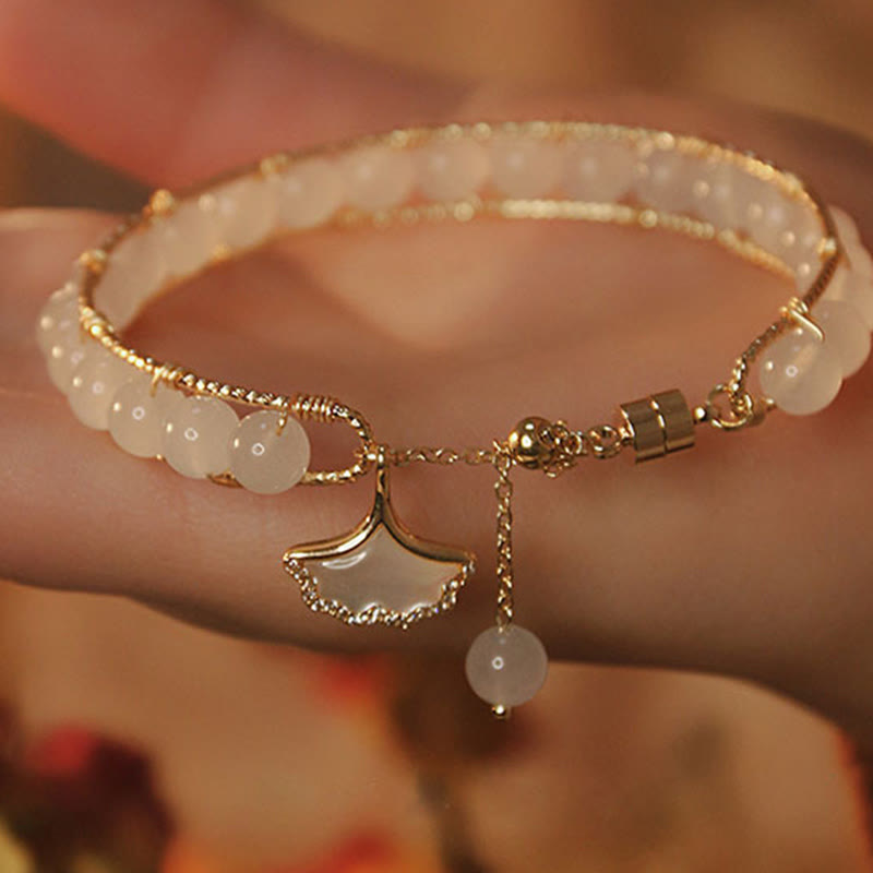 Bracelet porte-bonheur en perles de jade et feuilles de ginkgo de Buddha Stones