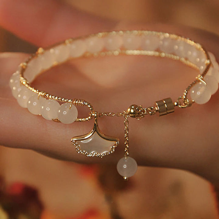 Bracelet porte-bonheur en perles de jade et feuilles de ginkgo de Buddha Stones