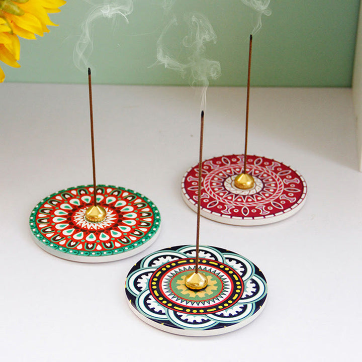 Brûleur d'encens en céramique avec bâton de bénédiction et Buddha Stones à motifs colorés