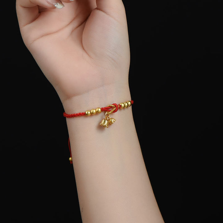 Bracelet tressé fait main en forme de fleur de muguet avec breloque de Buddha Stones